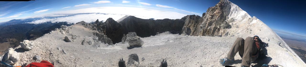 Después del glaciar viene el crater del Pico de Orizaba.
