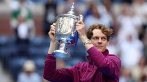 Jannik Sinner levantando el US Open / Matthew Stockman/ Getty Images