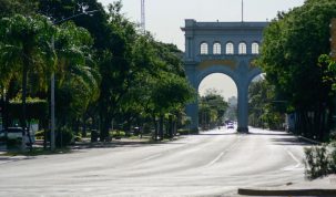 Los Arcos en Domingo sin gente