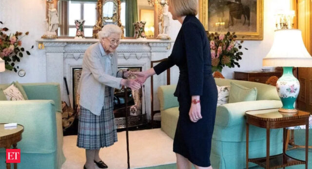 https://shortsaveall.xyz/queen-elizabeth-ii-appoints-liz-truss-as-new-british-prime-minister-view-visuals/