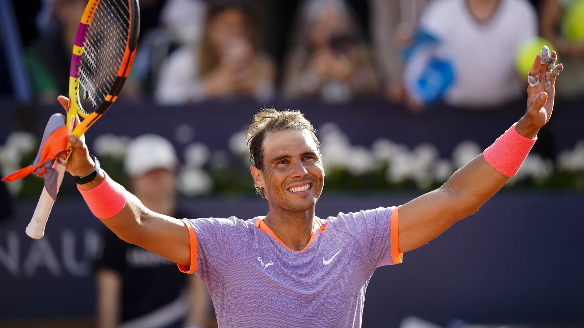 El tenista español, Rafael Nadal, muestra su alegría al finalizar su partido de primera ronda del Barcelona Open Banc Sabadell - Trofeo Conde de Godó de tenis Enric FontcubertaAgencia EFE